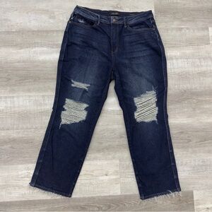 Judy Blue Straight Fit Distressed Jeans